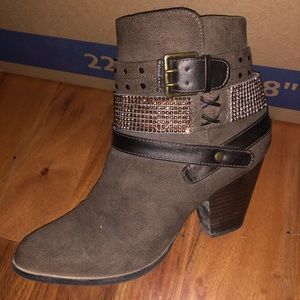 Yellowbox high heel boots.